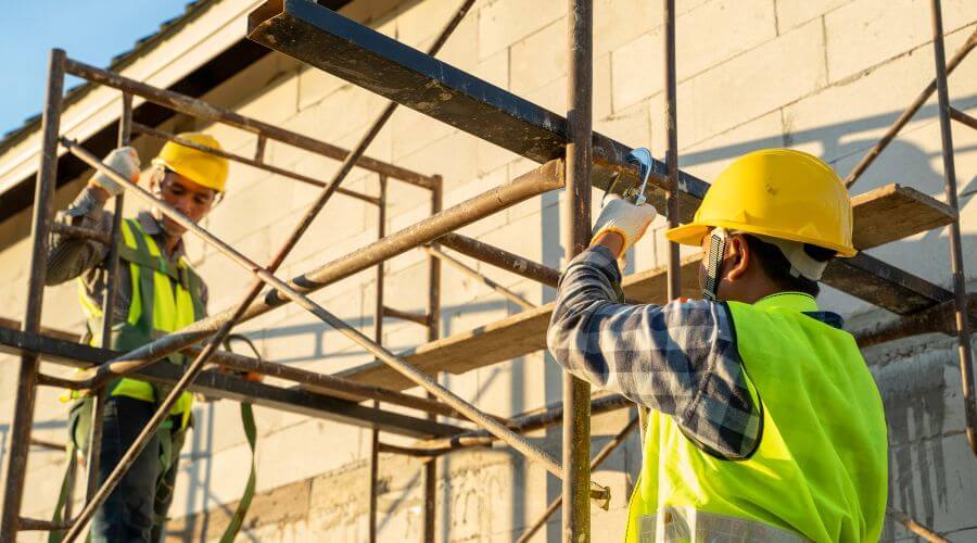 Professional fairlawn roofing services in Felda, FL